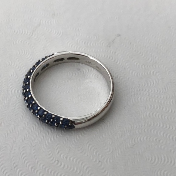 Genuine Blue Sapphire Band Ring Solid 14K Beautiful blue stones.Size 6.5 - Picture 5 of 9